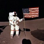 Куда делся американский флаг с луны?