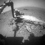 Странный камень нашли на Марсе