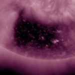 Квадратную дыру обнаружили на Солнце ученые